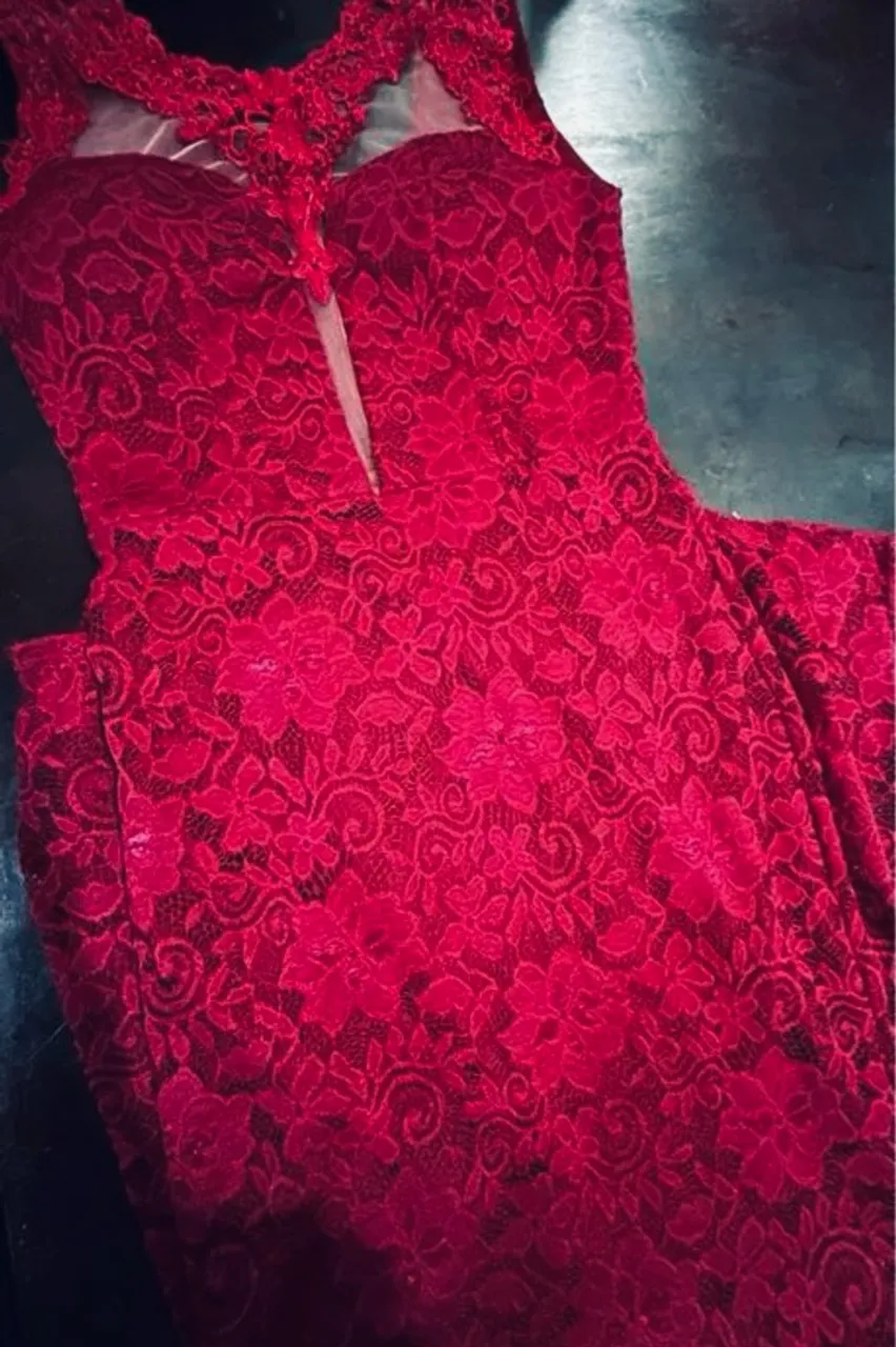 Vestido de renda bordô longo usado 1x