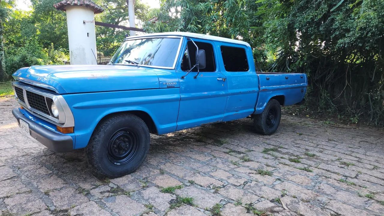 Ford F-2000 1983