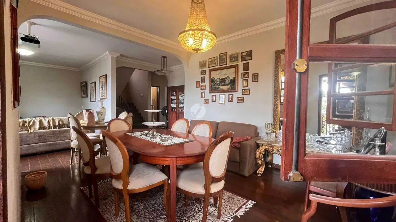 Casa Tríplex à Venda no Santa Lúcia | 265 m² |