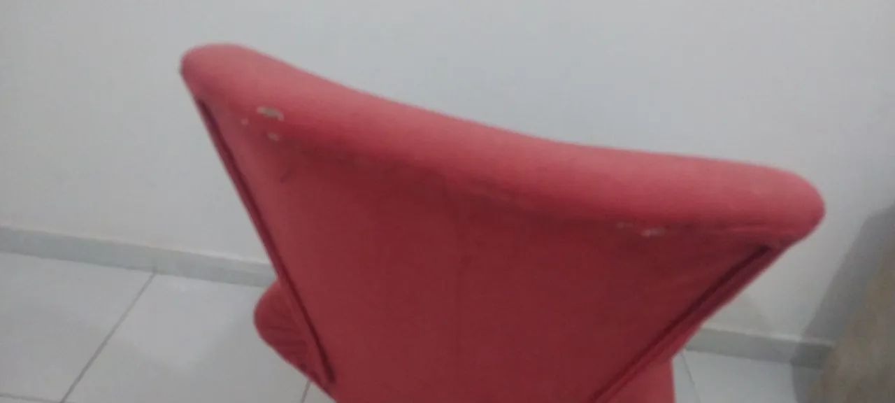 Poltrona vermelha 70 retirada mangabeira *  - Foto 4