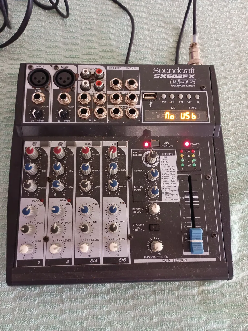 Mesa de Som Soundcraft SX602FX USB