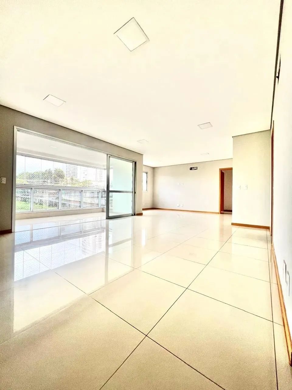 Lindo Apartamento à venda no Edifício Le Champ