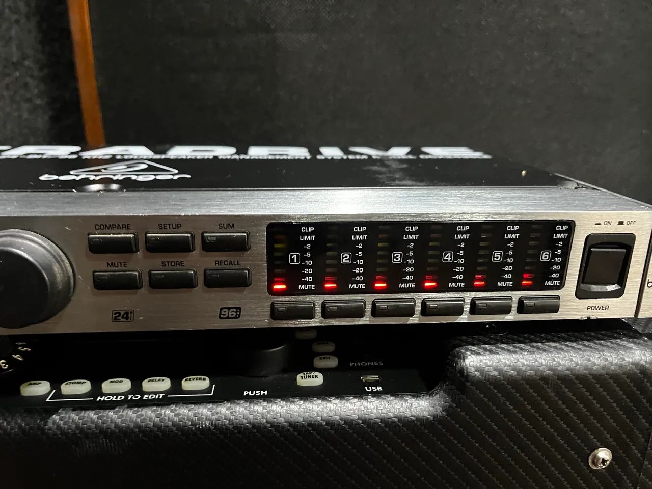Behringer DCX2496 - ultra drive- Muito Novo  - Foto 3