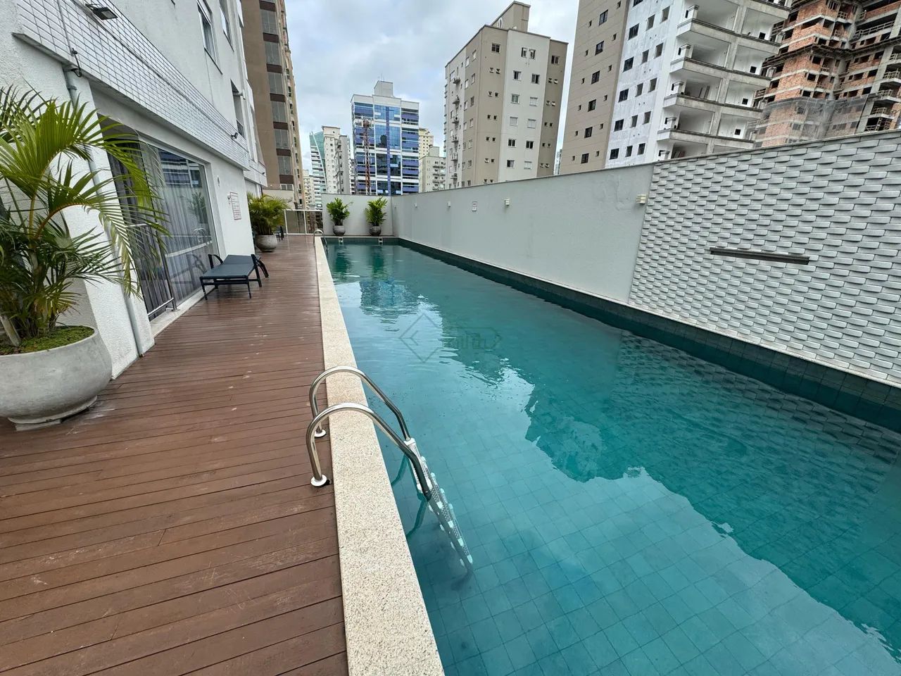 LINDO APARTAMENTO MOBILIADO EM ITAPEMA | 190 M² | 4 SUÍTES | 3 VAGAS DE GARAGEM - Foto 5