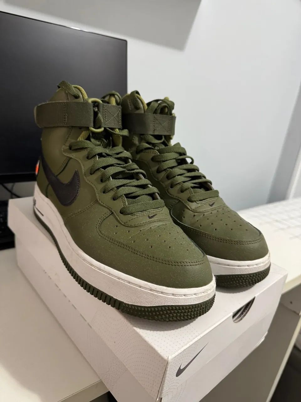 Nike Air Force 1 High Olive Hoops Pack