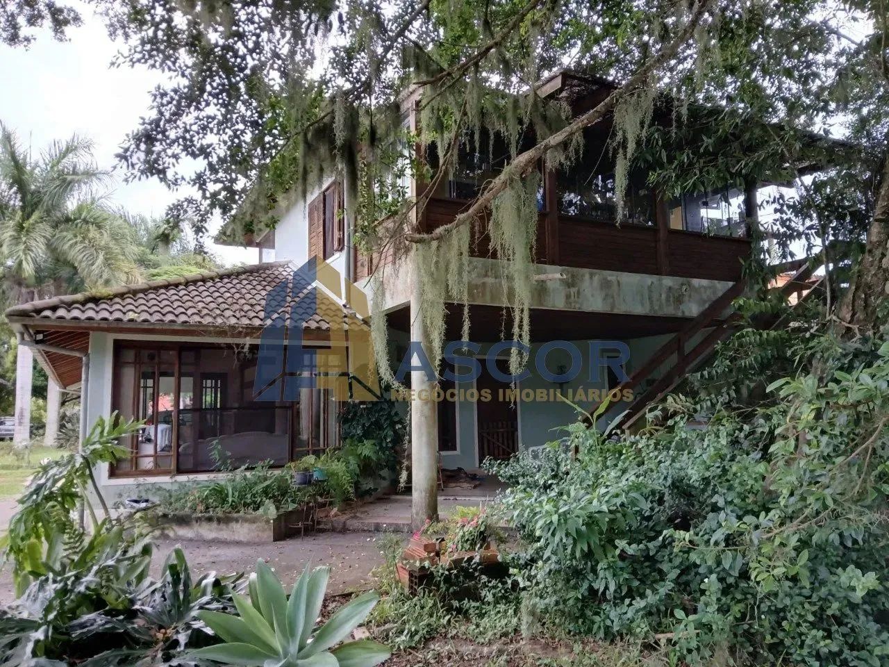 Lindo Sitio próximo ao trevo de Jurerê