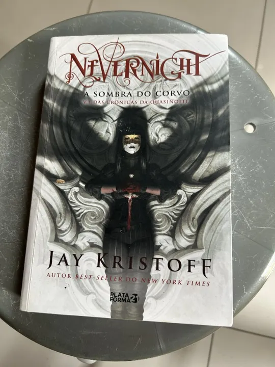 Nevernight - a Sombra do Corvo - Vol. 1 das Crônicas da Quasinoite.