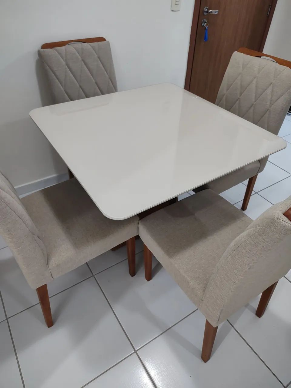 4-Person Table64341727927811120