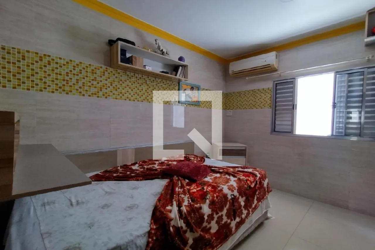 //Alugo casa mobiliada com 5 suítes em Petrópolis