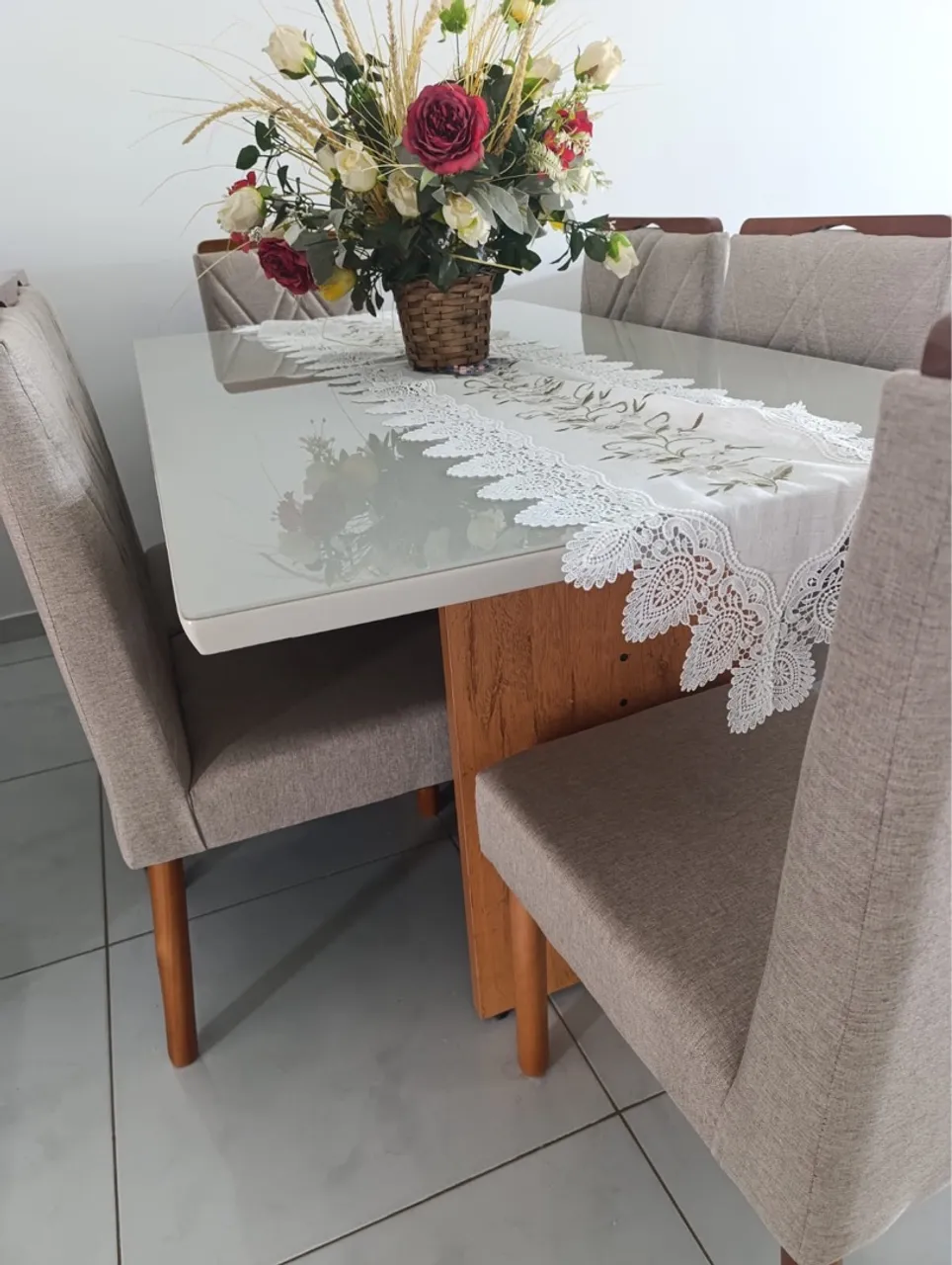 Mesa de jantar 6 cadeiras