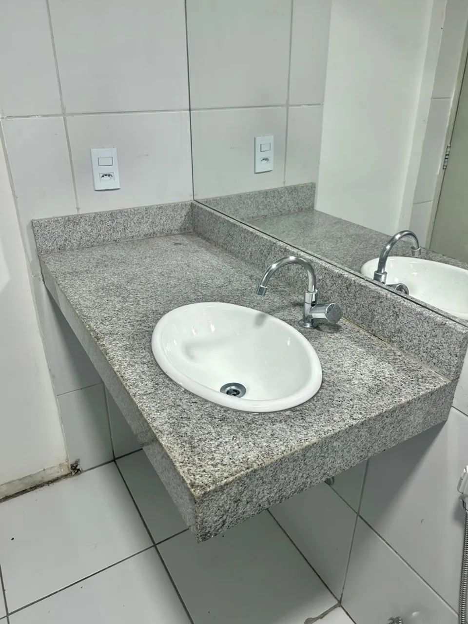 Bancada em granito com cuba!