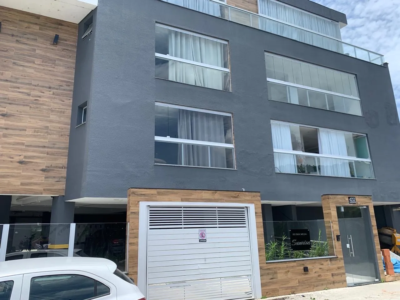 Lindo apartamento 3 dormitórios suíte vaga coberta por apenas R$ 4,000 mensal