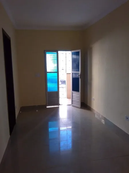 RA- VENDE-SE CASA EM PERIPERI
