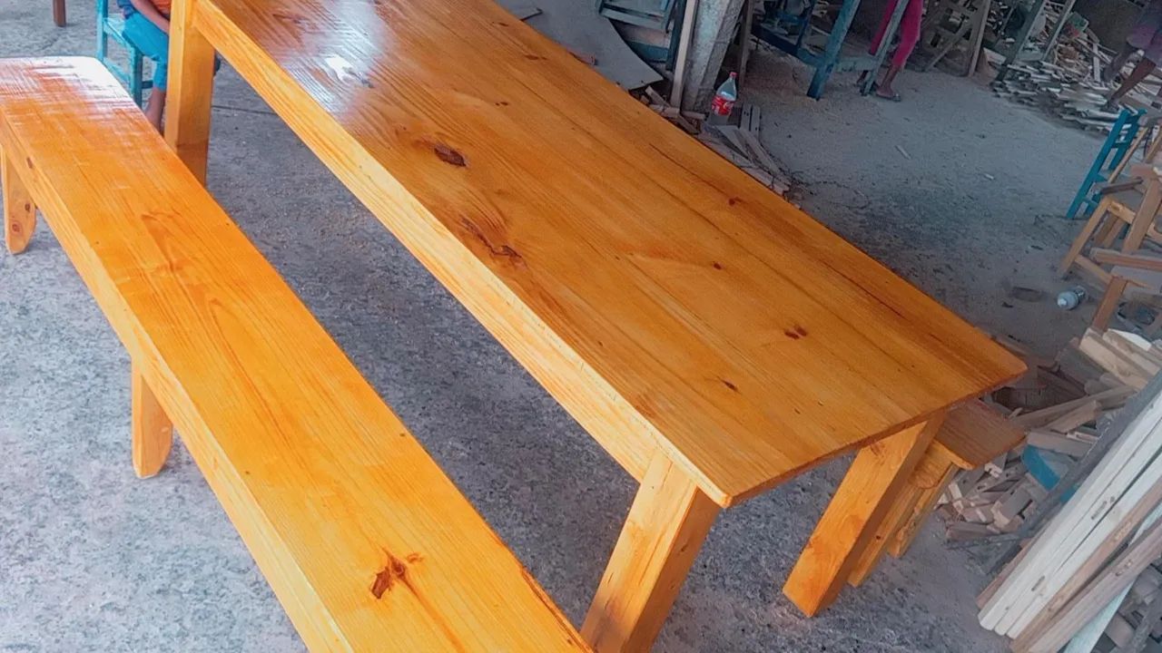 Mesa com banco de madeira - Foto 3