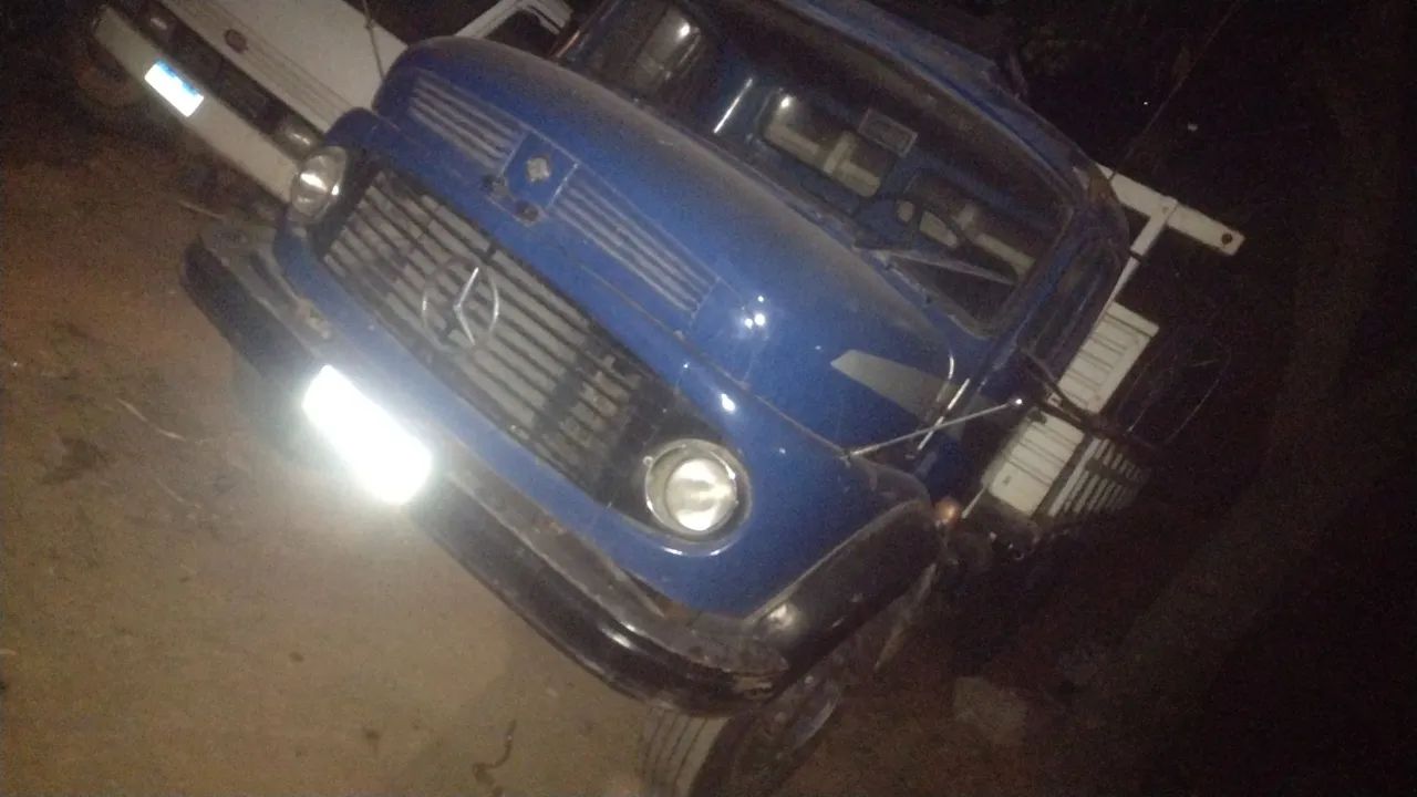 Vendo caminhão freio ar diferencial 10 furo freio a motor direção hidráulica  - Foto 4