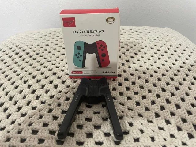Grip Recarregador De Joy Con Nintendo Switch (Usado)