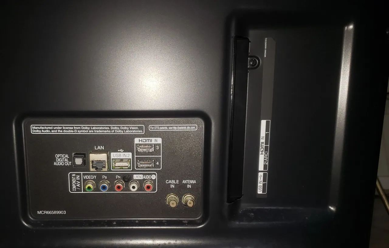 TV LG 43 polegadas smartv 4K para conserto ou retirada de peças - Foto 2