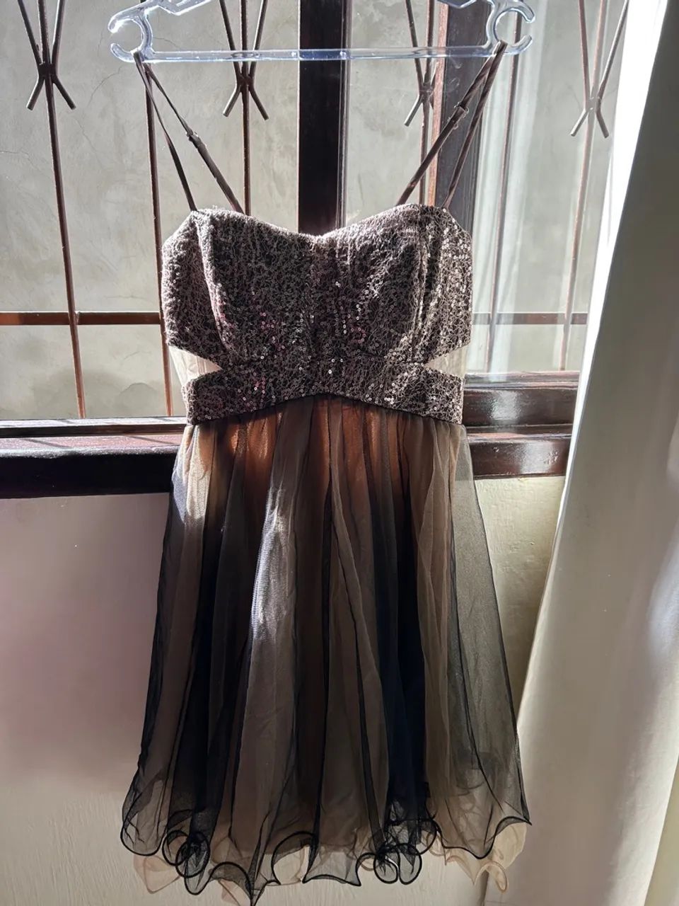 Vestido lindo! Cor da moda e brilho! - Foto 3