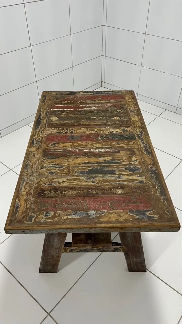 Mesa de Madeira de Demolição - Ideal para Decoração de Ambientes Internos e Externos - Foto 4