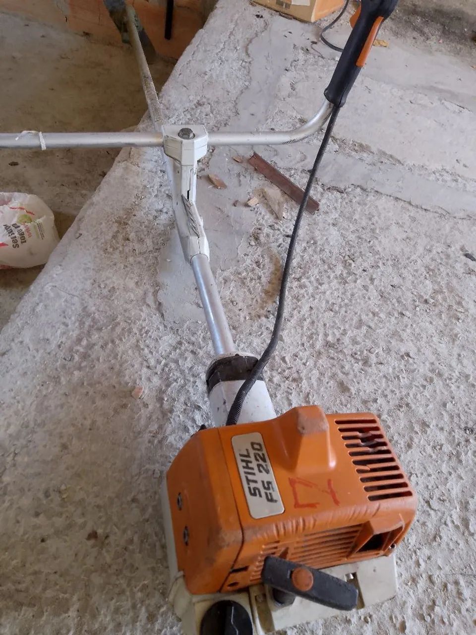 Roçadeira Stihl FS 220