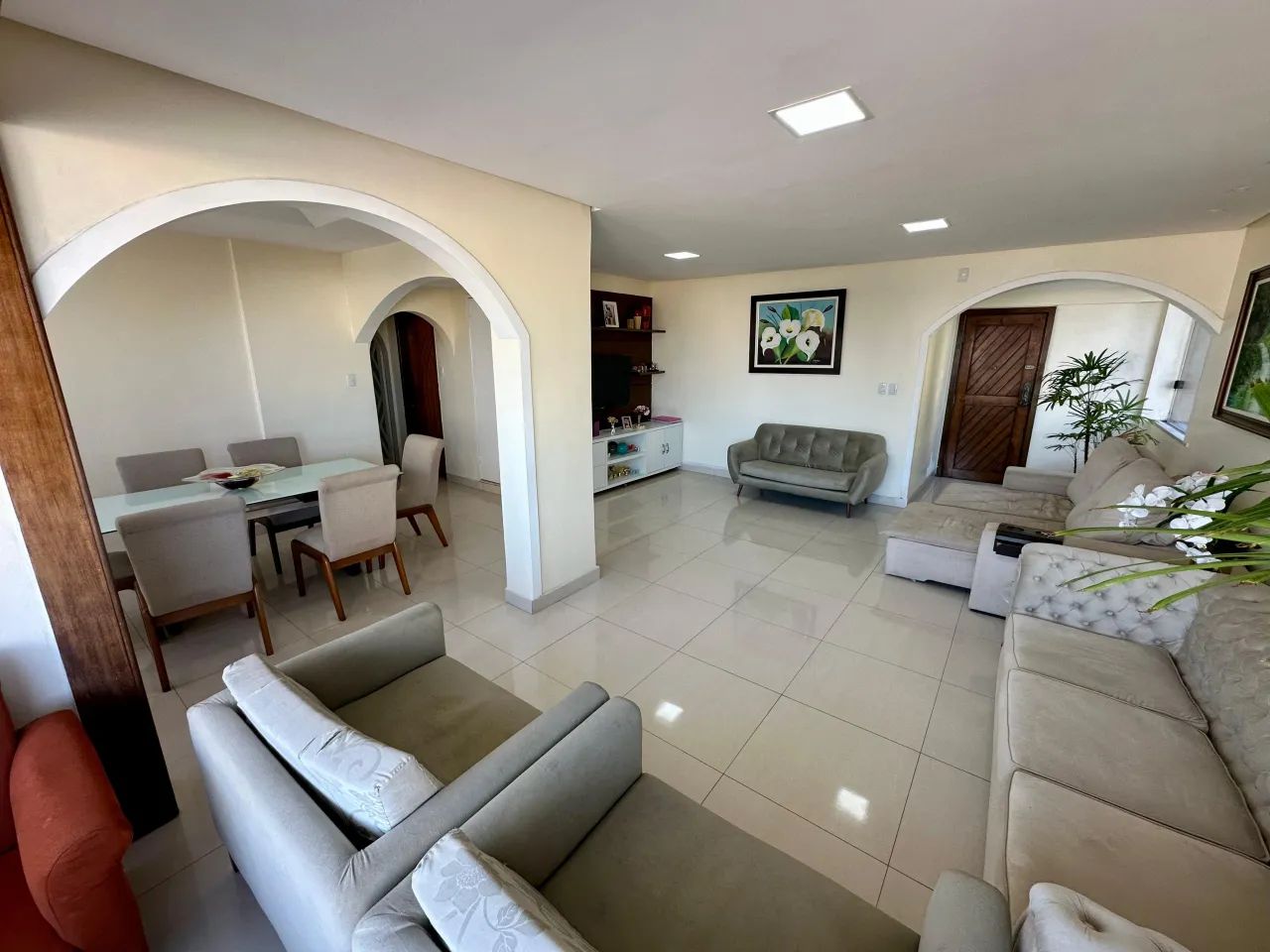 Apartamento 4/4 na Pituba, 1 suíte, nascente, super ventil4ado, 215m², excelente localizaç - Foto 2