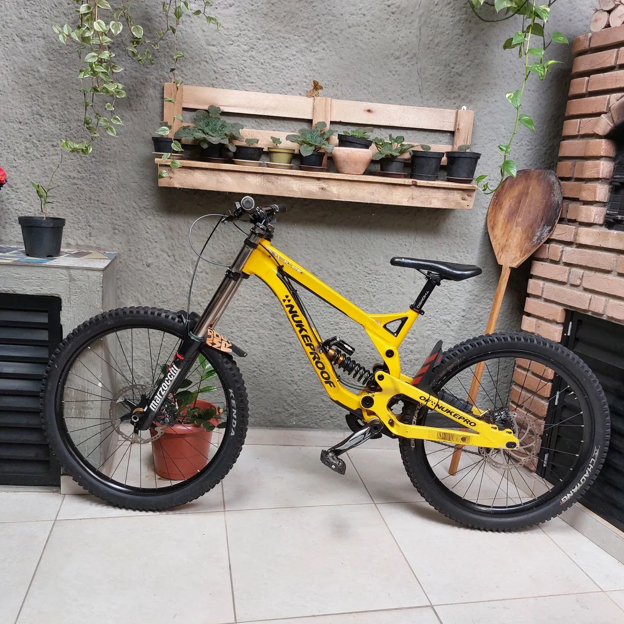 Bicicleta Nukeproof pulse aro 27,5Downhill Amarela - Foto 2