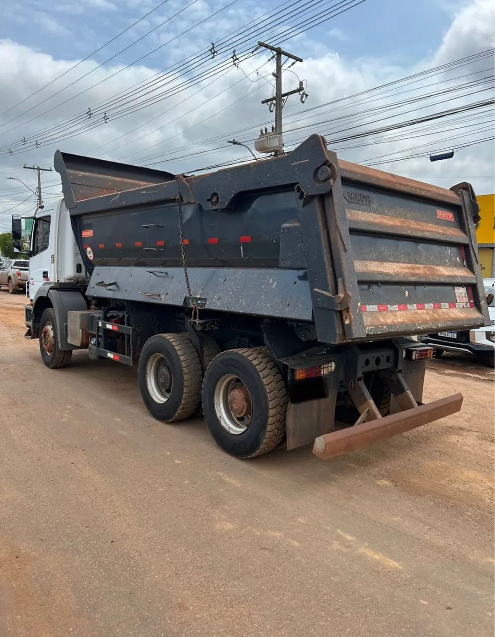 Caminhão  mb AXOR  3131  6x4  Caçamba   - Foto 6