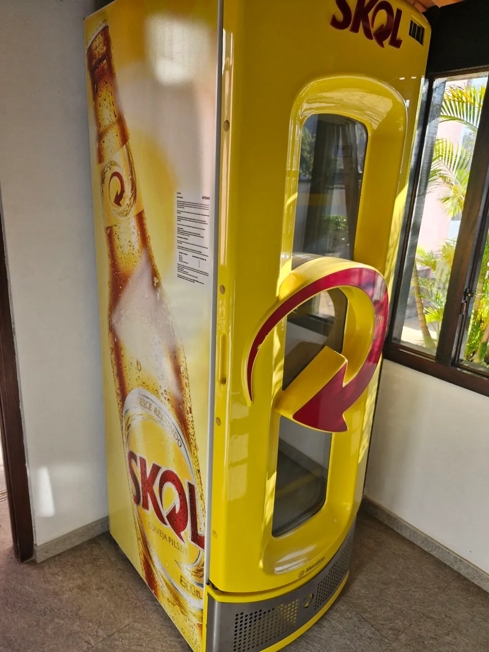 Geladeira Expositora de Cerveja Skol (No estado)