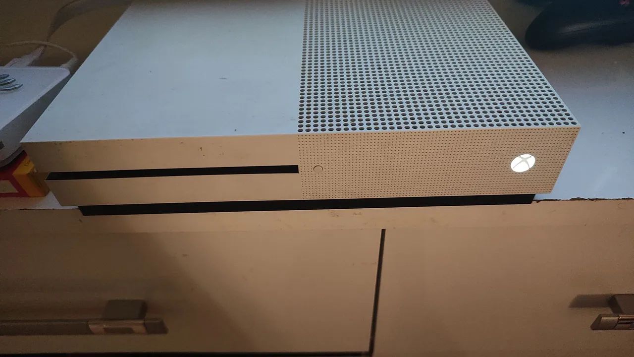 Xbox onde s 1TB 2 controles