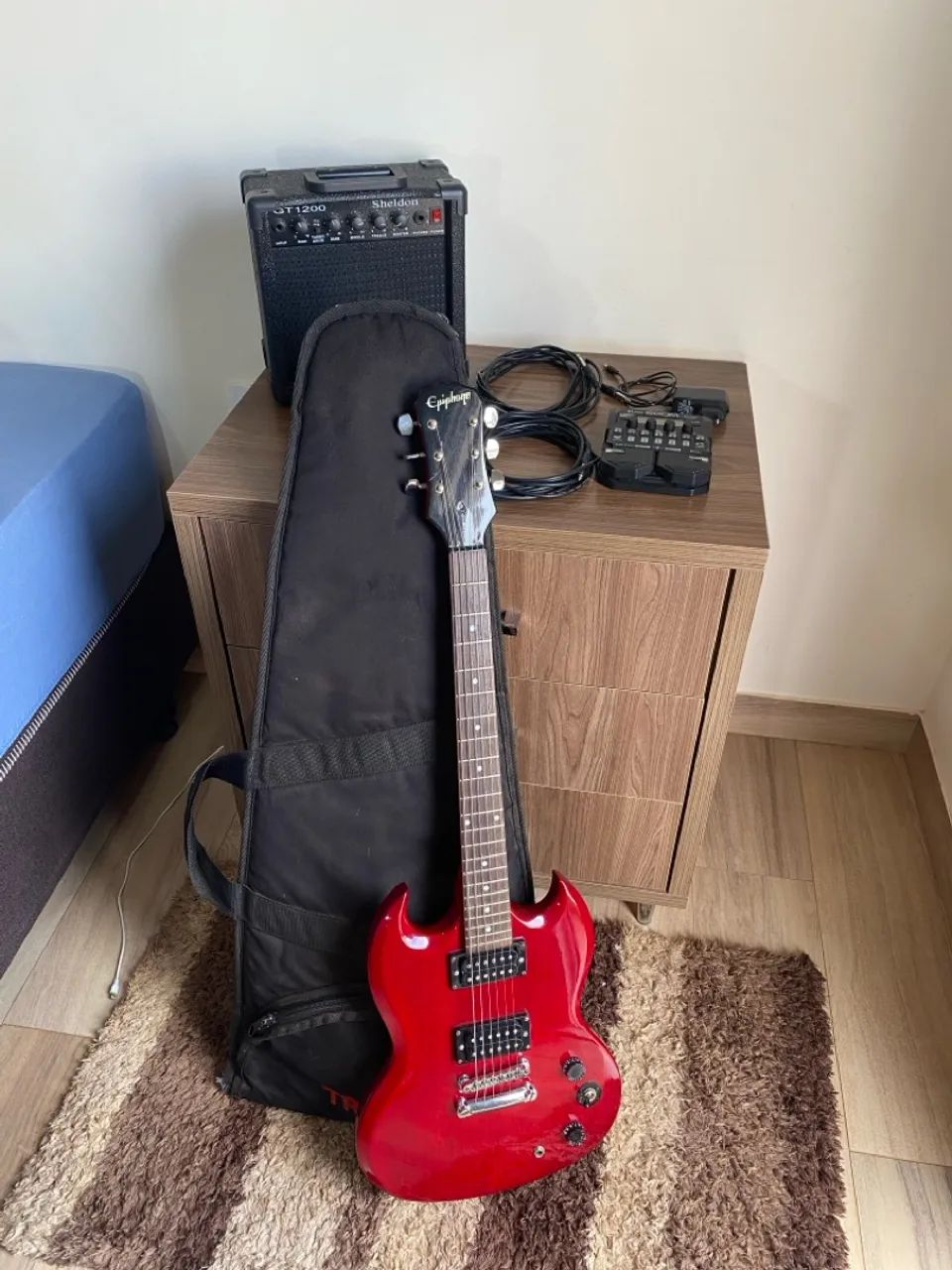Guitarra Epiphone SG special model e acessorios 