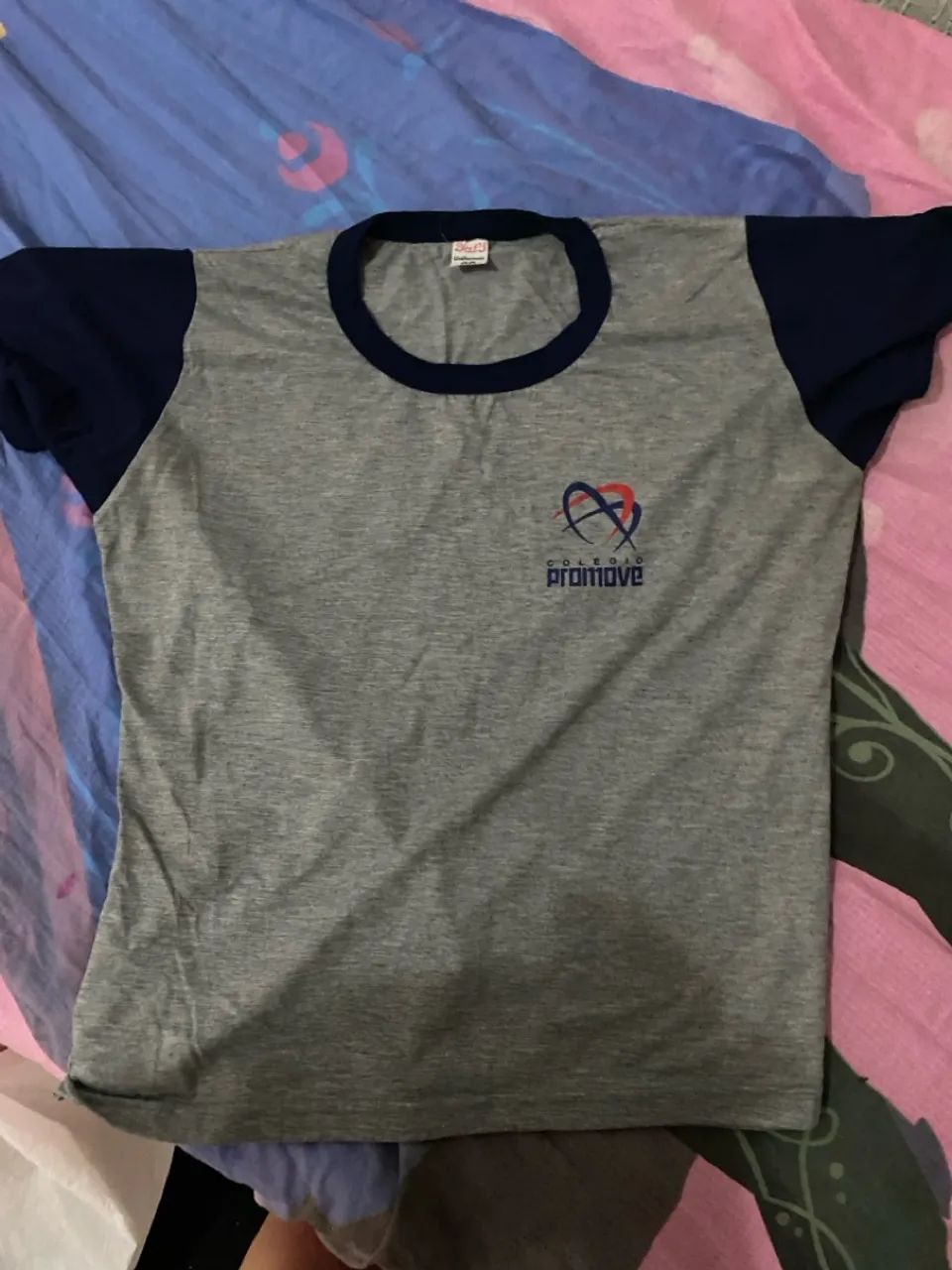2 uniformes do colégio Promove 