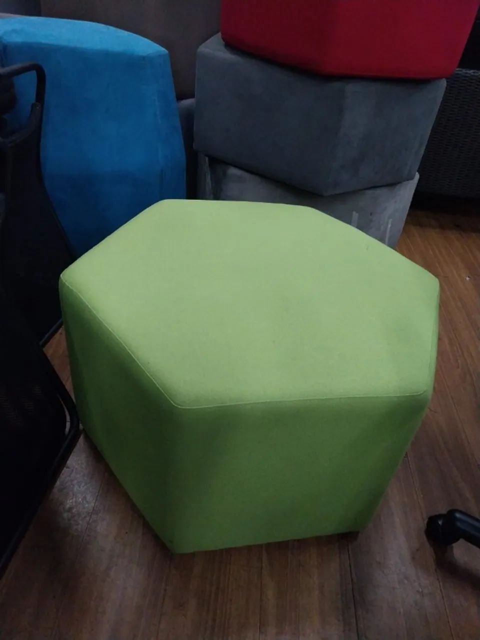 Puff hexagonal para Escritório - Cavaletti  - Foto 2