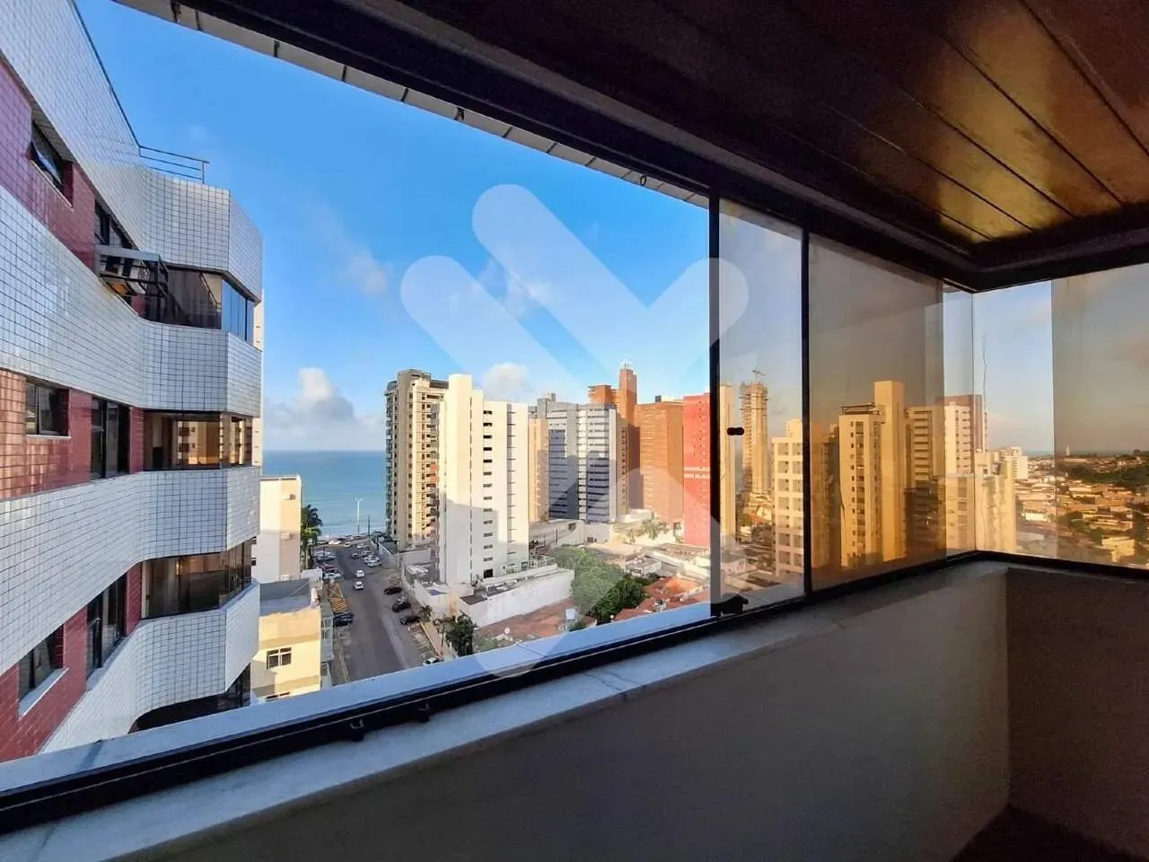 Apartamento à locação em Petrópolis (Natal/RN) | Edifício Pres. Tancredo Neves | 4 quartos