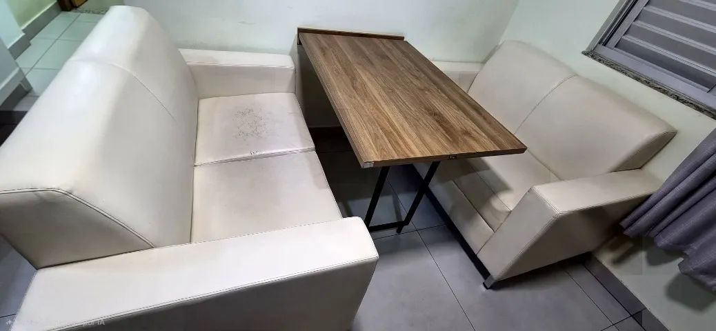 Conjunto de sofás e mesa retrátil  - Foto 2