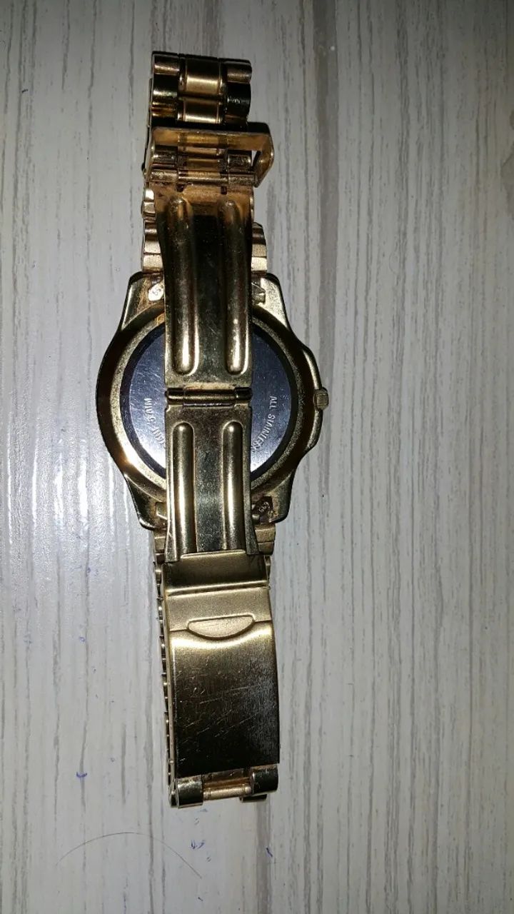 Relógio Mido quartz 50 meters dourado com pulseira original e numeração - Foto 4