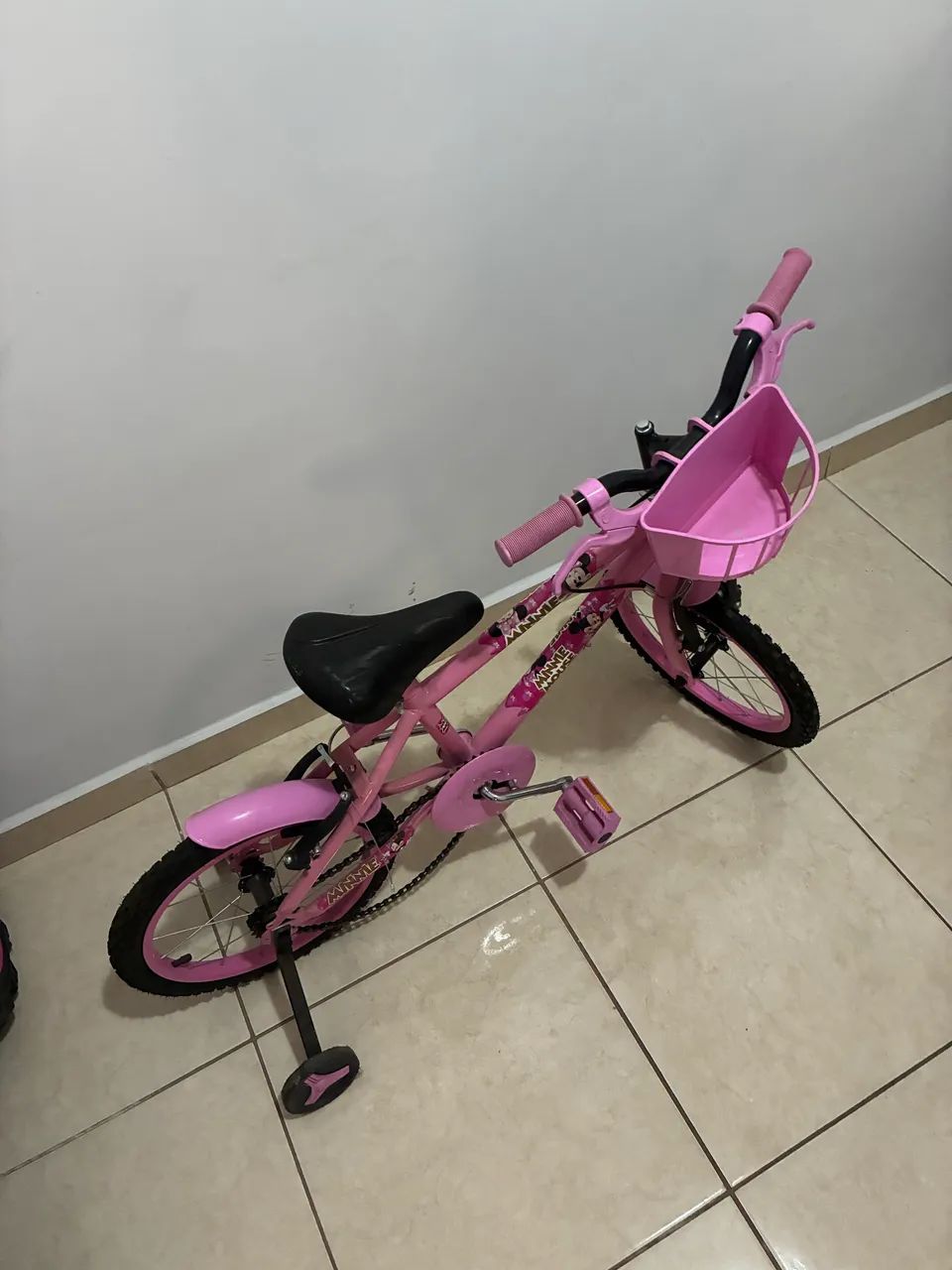 Bicicleta Infantil Minnie Mouse Aro 16 Rosa com Cestinha e Rodinhas - Foto 2