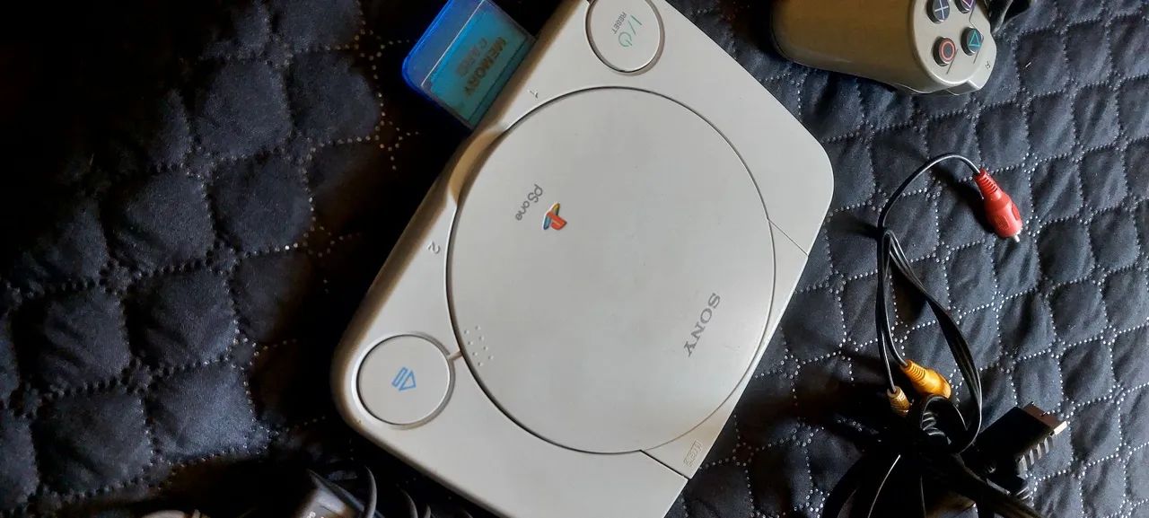 Playstation 1 (Psone) Desbloqueado + 30 Jogos - Foto 2