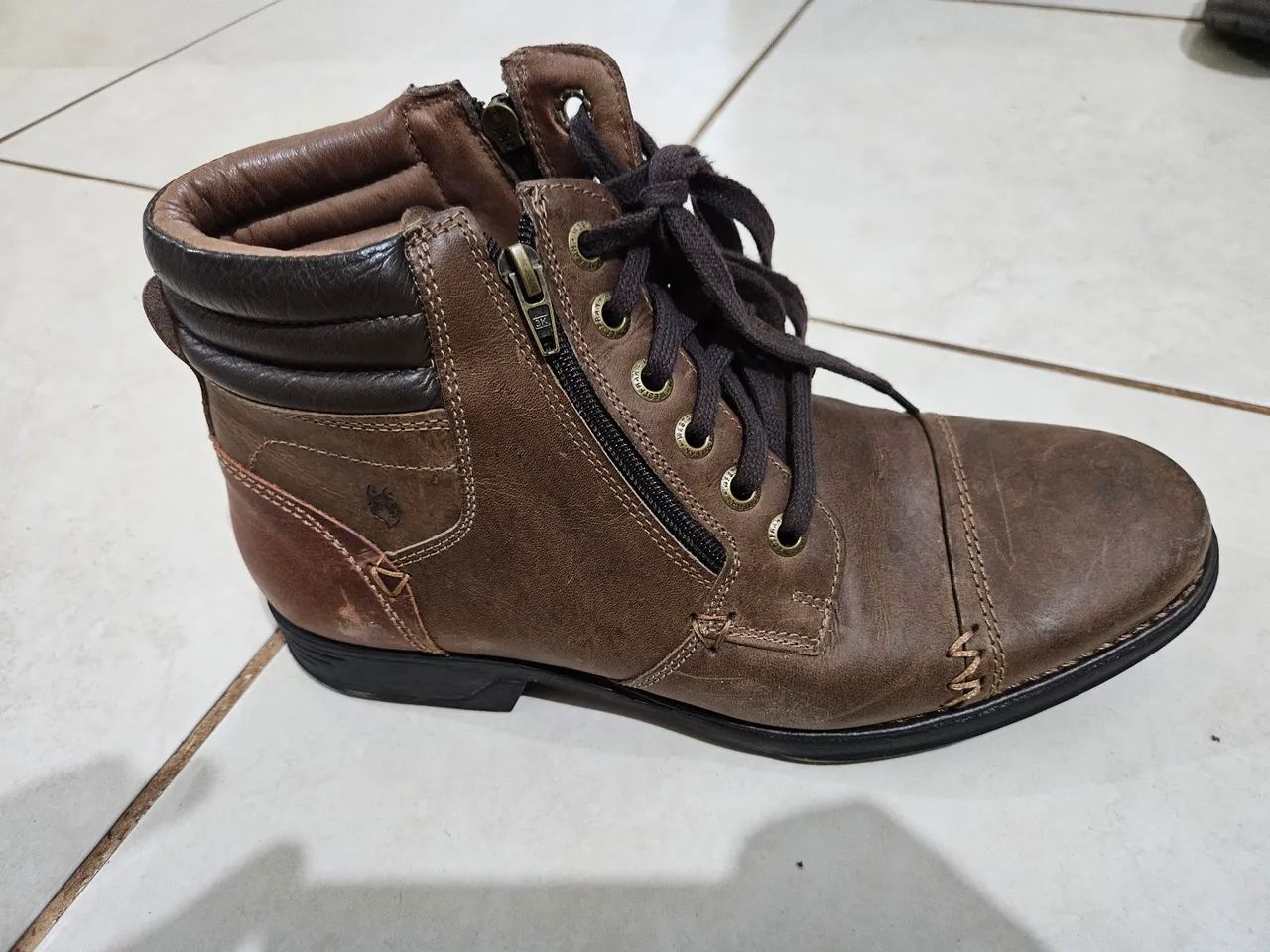 Bota marrom tamanho 39/40 - Foto 2