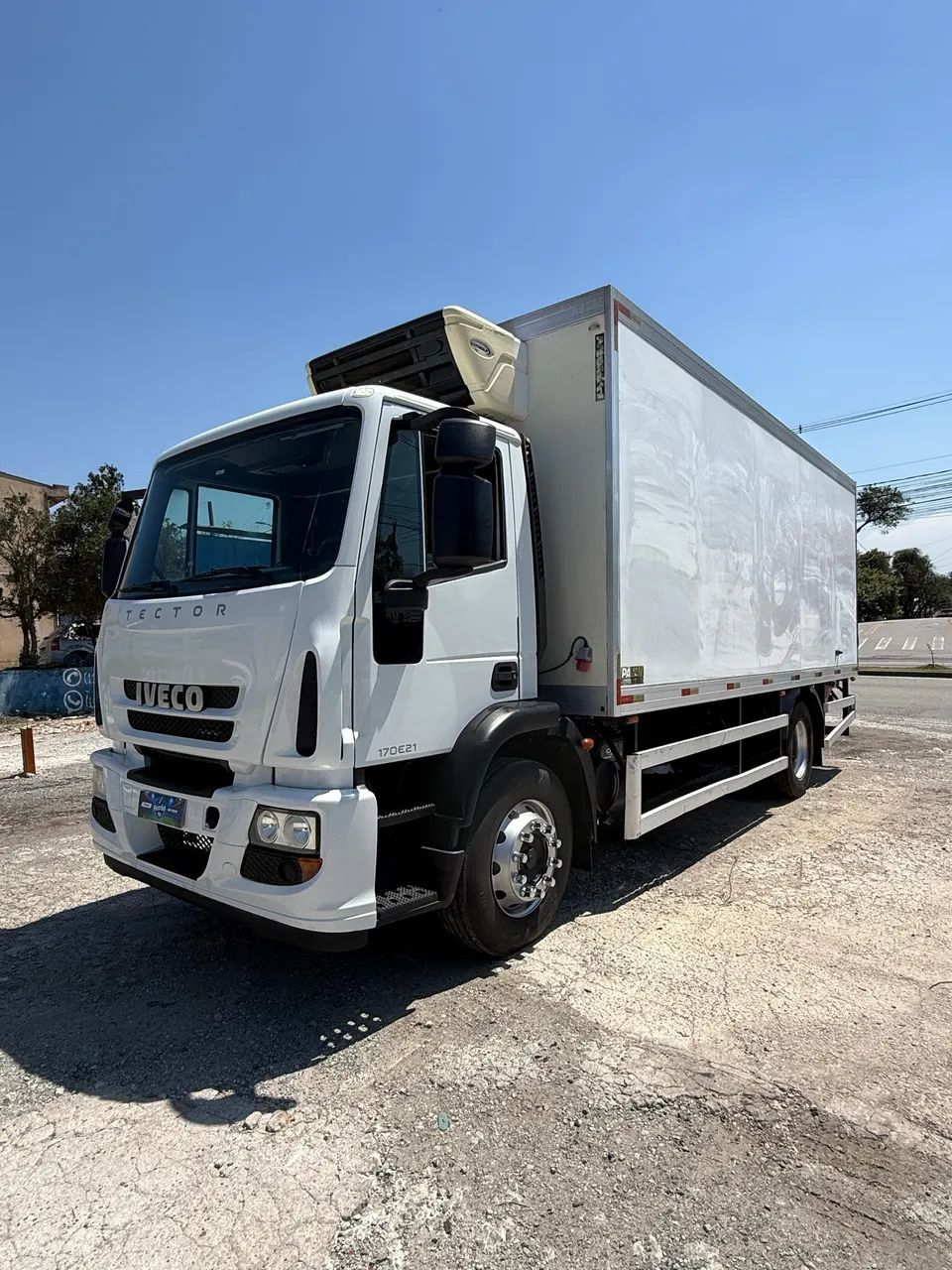 Iveco Tector 170e21 2023 refrigerado toco 4x2 - Foto 2