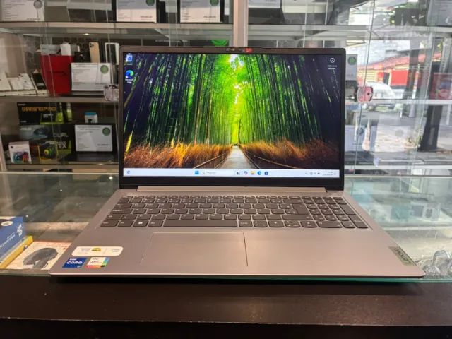 Notebook Lenovo - Intel Core i7, 12GB de RAM e SSD de 512GB