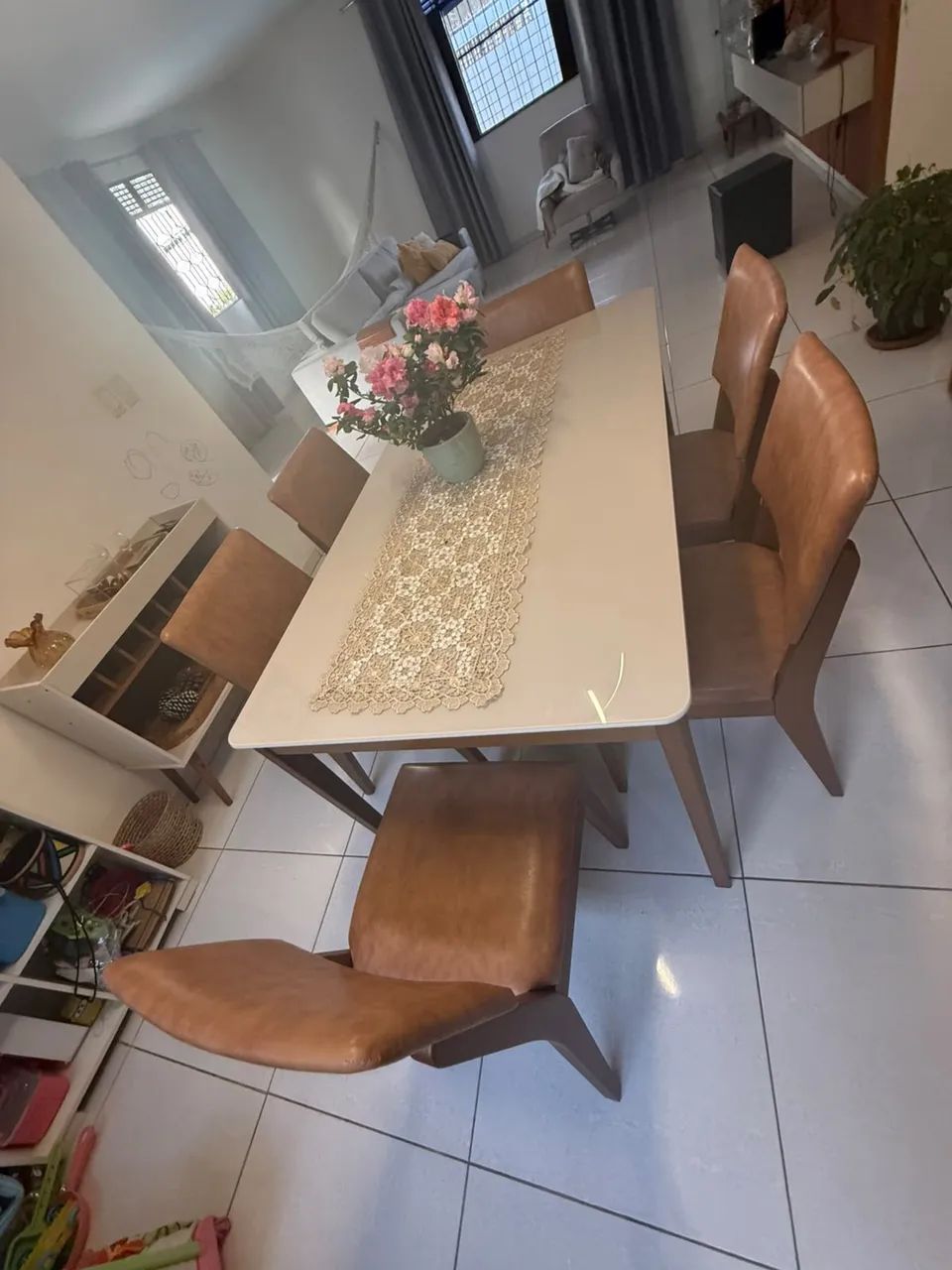 Mesa 6 Lugares Tampo de Vidro com cadeiras - Foto 4