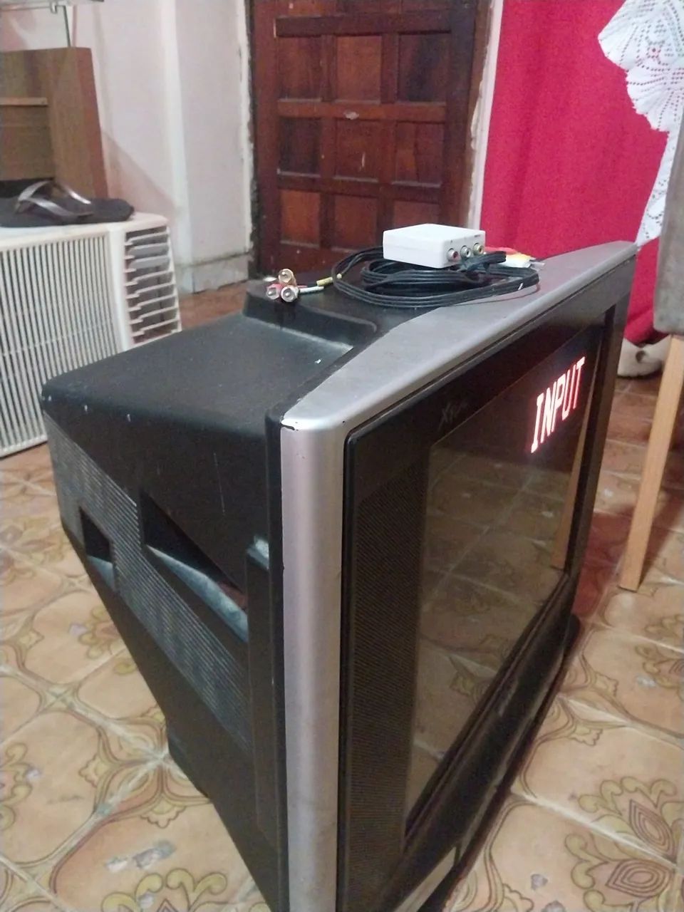 Televisão tubo