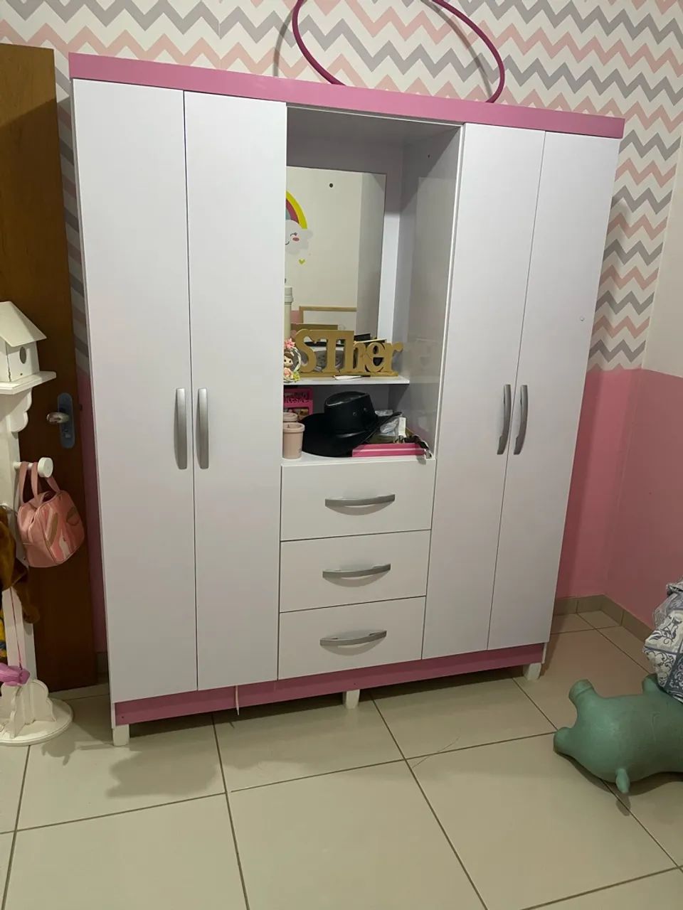 Vendo guarda roupa 4 portas 