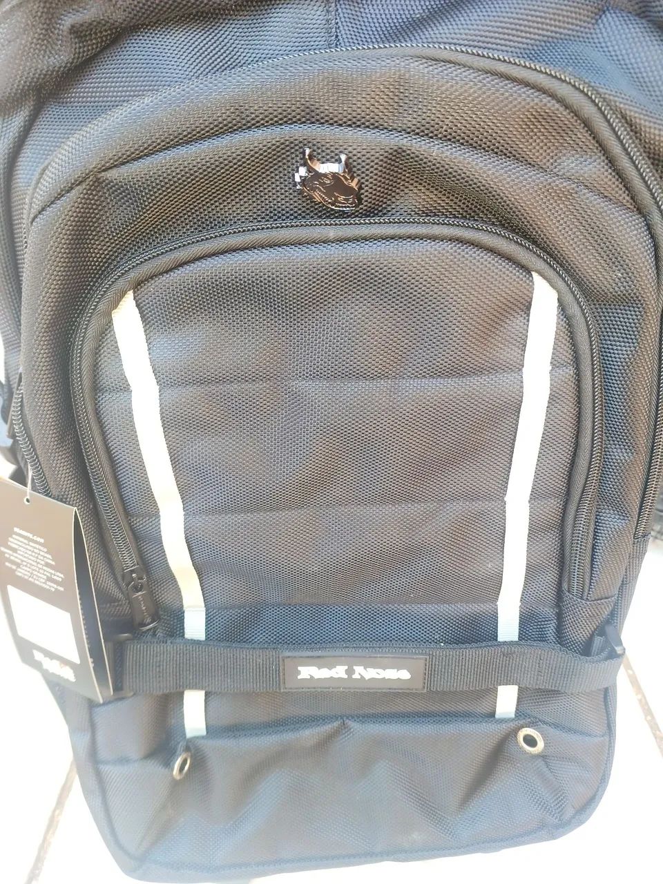 Mochila com Rodas RED NOSE cor preta