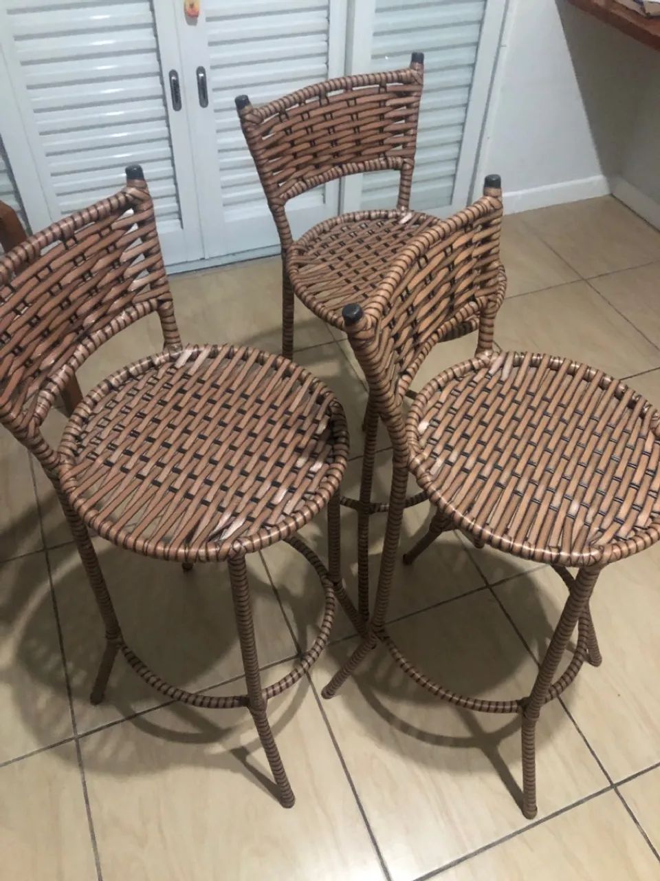 Três banquetas  - Foto 2