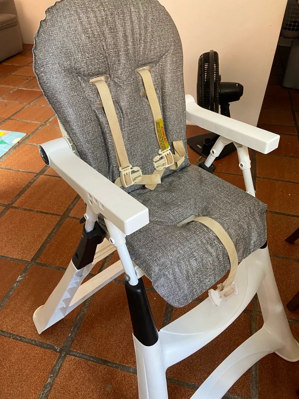 Cadeira de alimentação semi nova - galzerano - Foto 4