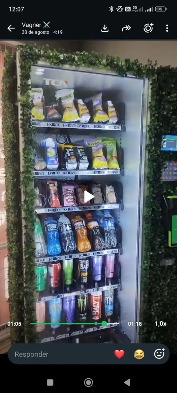 Vending machine / geladeira de venda automática 