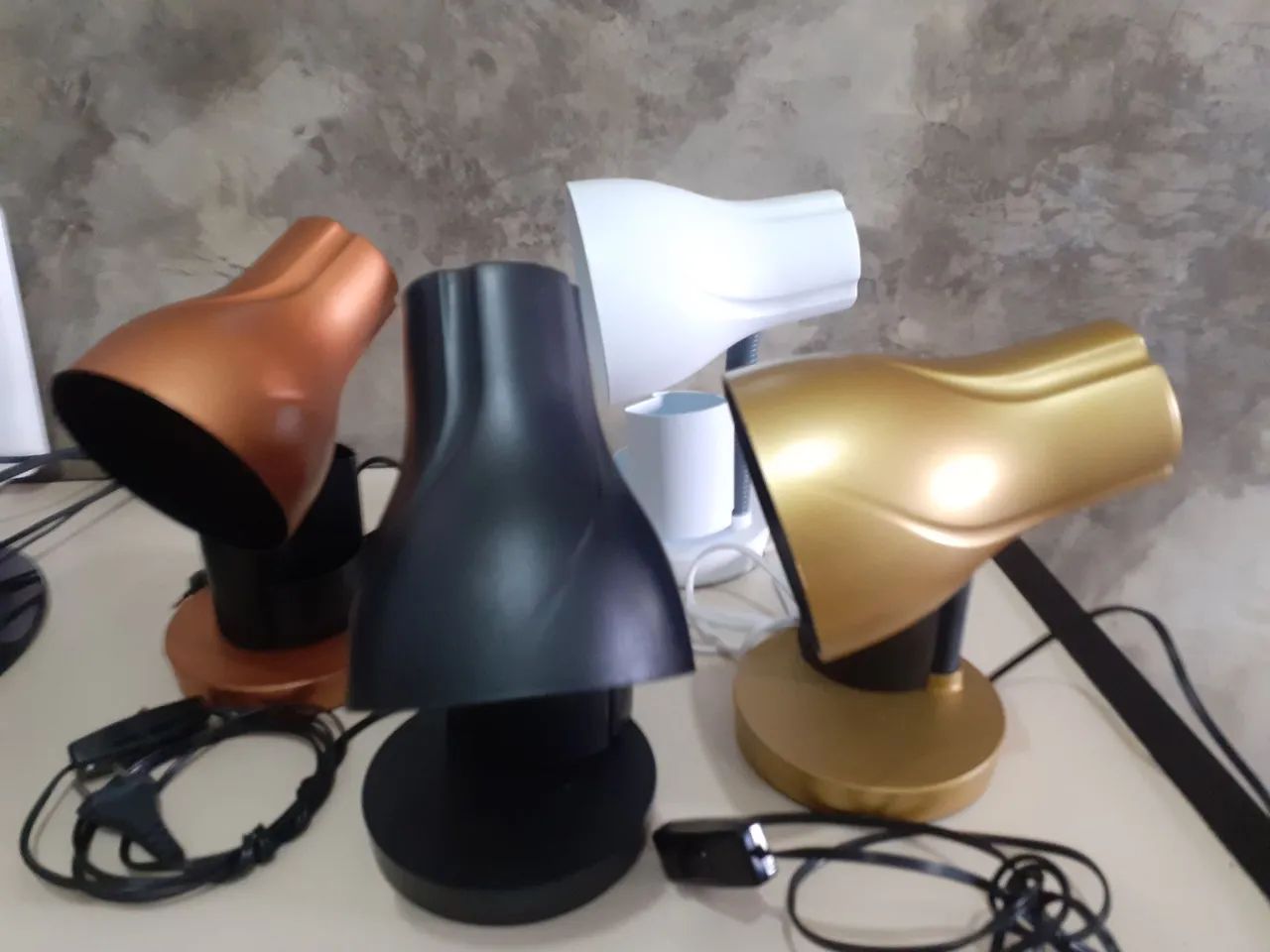 Luminaria de mesa design moderno 