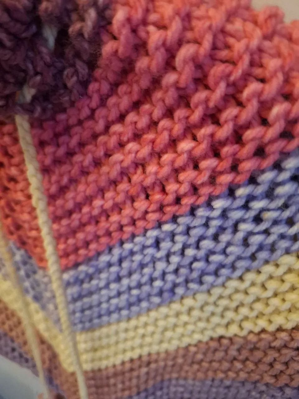 Poncho de crochê colorido - Foto 4