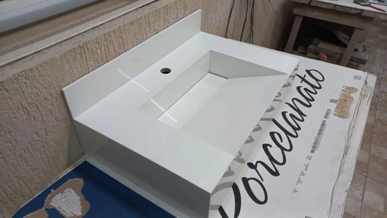 Pia bancada cuba esculpida em porcelanato para banheiro e lavabo 62x40